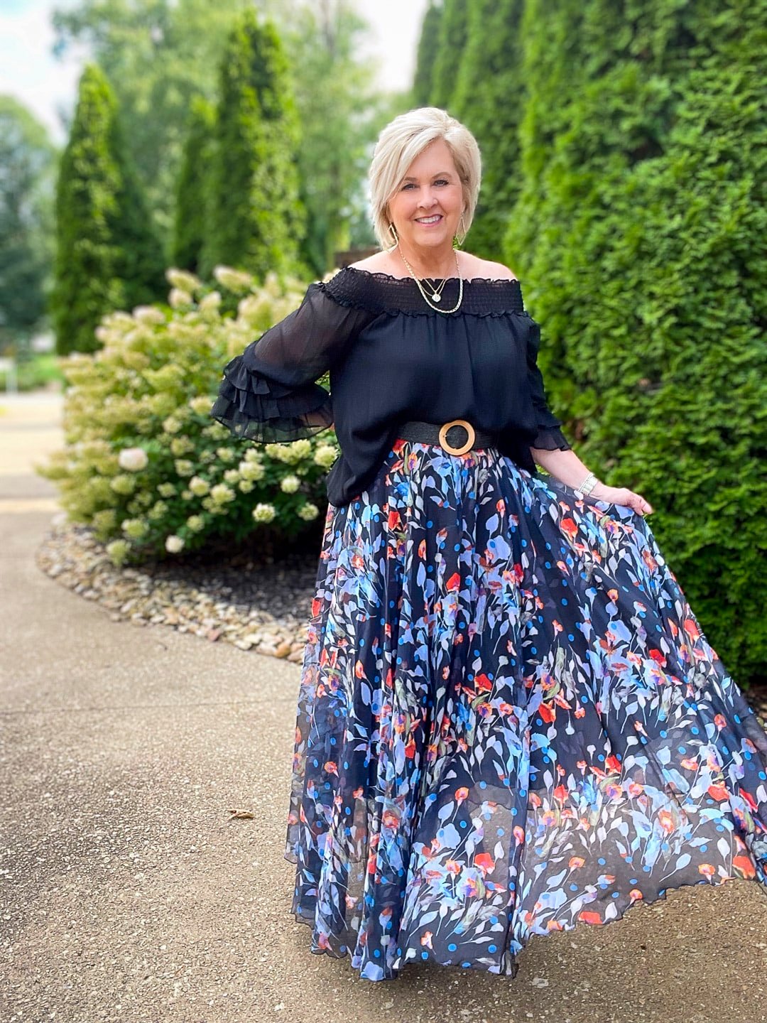 Over 40 Fashion Blogger, Tania Stephens is styling a floral chiffon skirt for a fall wedding14