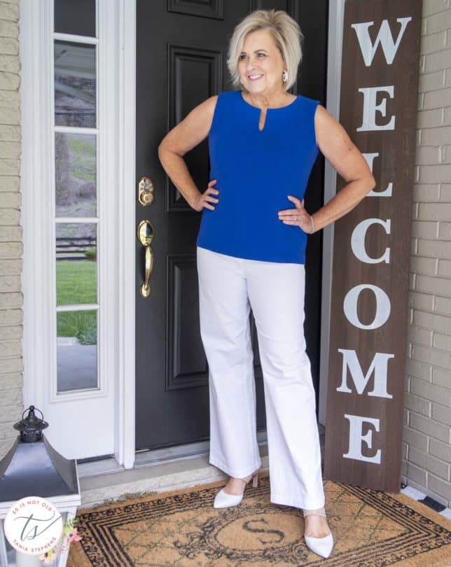 Over 40 Fashion Blogger, Tania Stephens is wearing wide leg pants from Talbots
