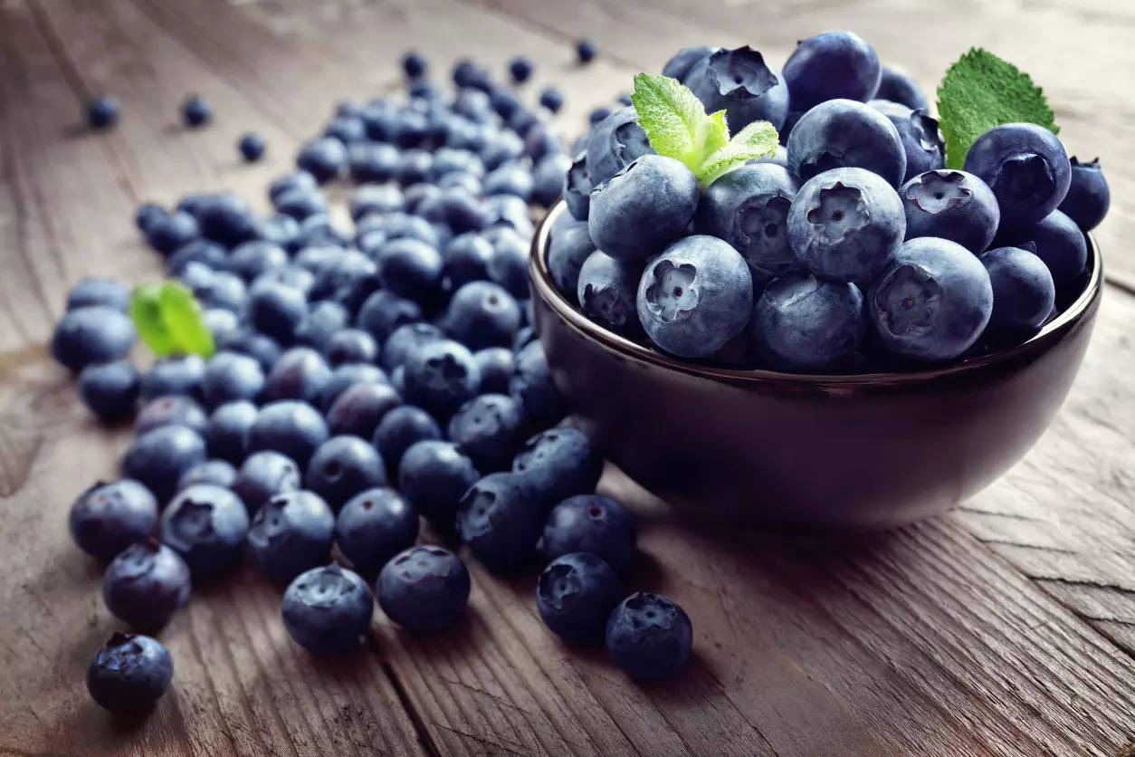 Fight acne and early signs of ageing with this fruit know the benefits of blueberry for the skin